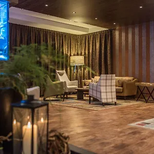 https://hotel-peterhof.com-bavaria.com